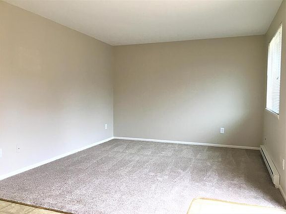 5th image of 221 SE 12th Ave APT 17