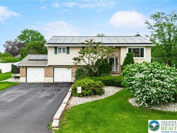 2846 Vista Dr, Coplay, PA 18037
