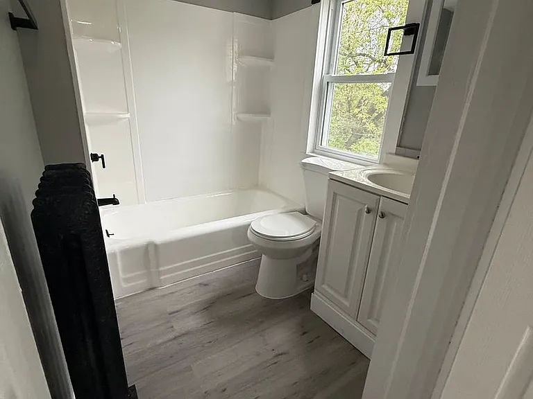 266 Linden St — Photo 47