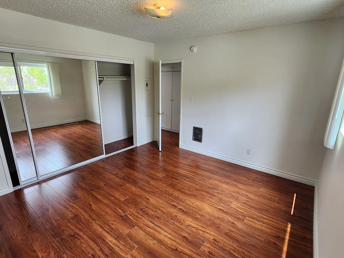 Building Photo - 519 N Hayworth Ave