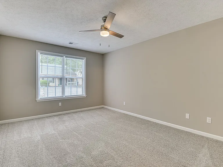 100 Kelly Dr SW — Photo 24