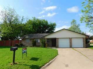 6704 NW Compass Dr, Lawton, OK 73505