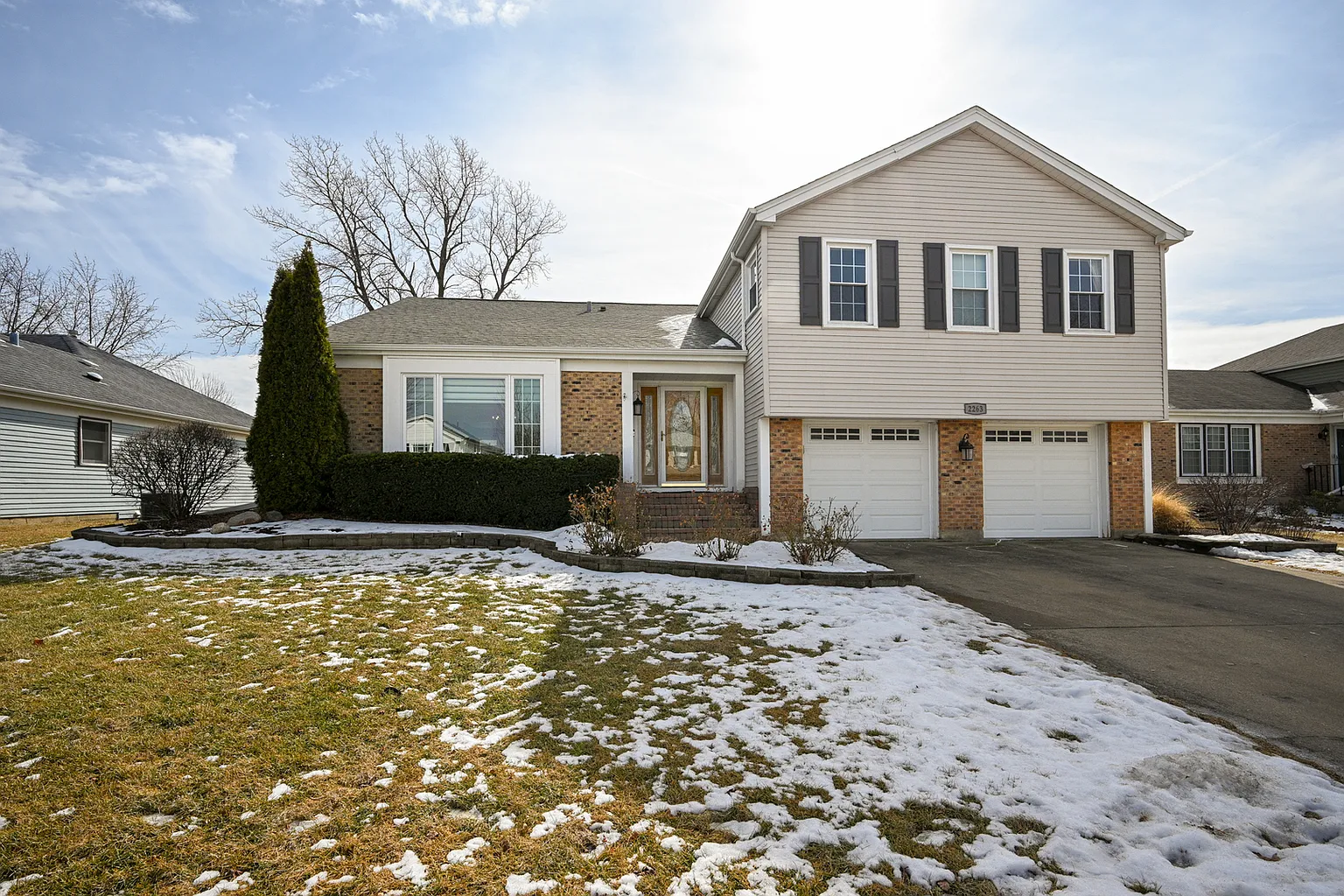 2263 Hiram Dr photo 1