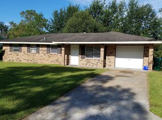 606 Temple Dr, Gulfport, MS 39503