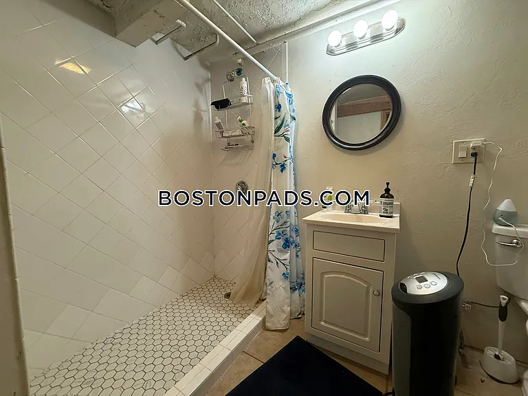 64 Pleasant St #1 — Photo 40