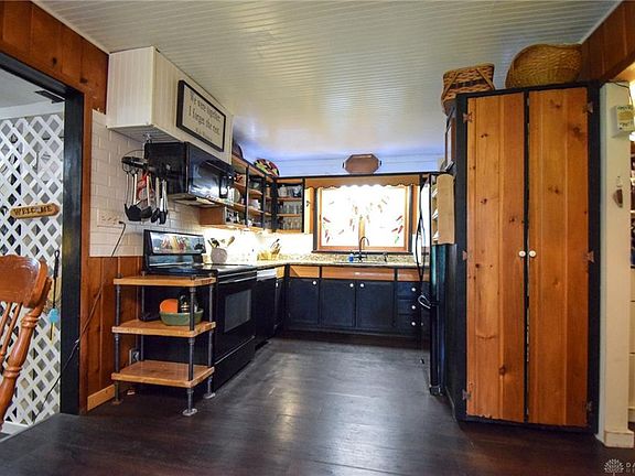 5th image of 1011 Park Ave