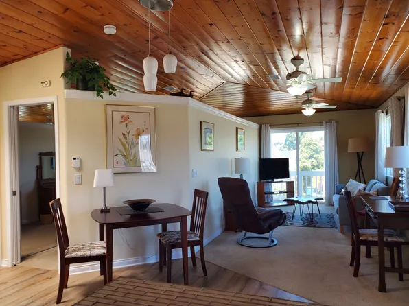 3237 Sandy Pl, Carlsbad, CA 92008
