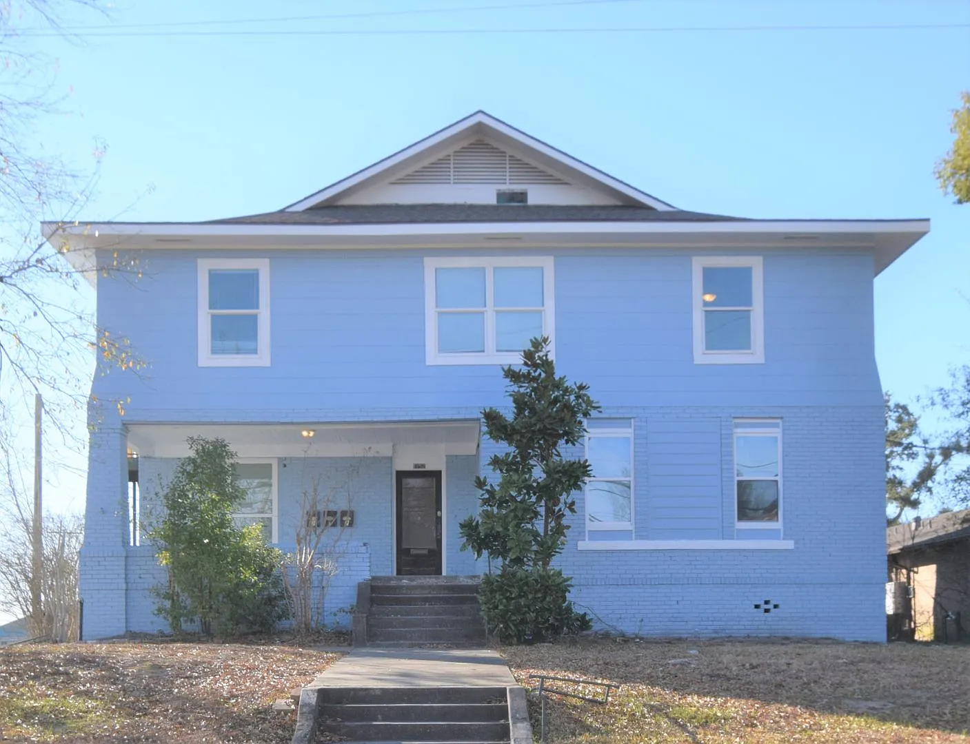 441 Clarence St — Photo 1