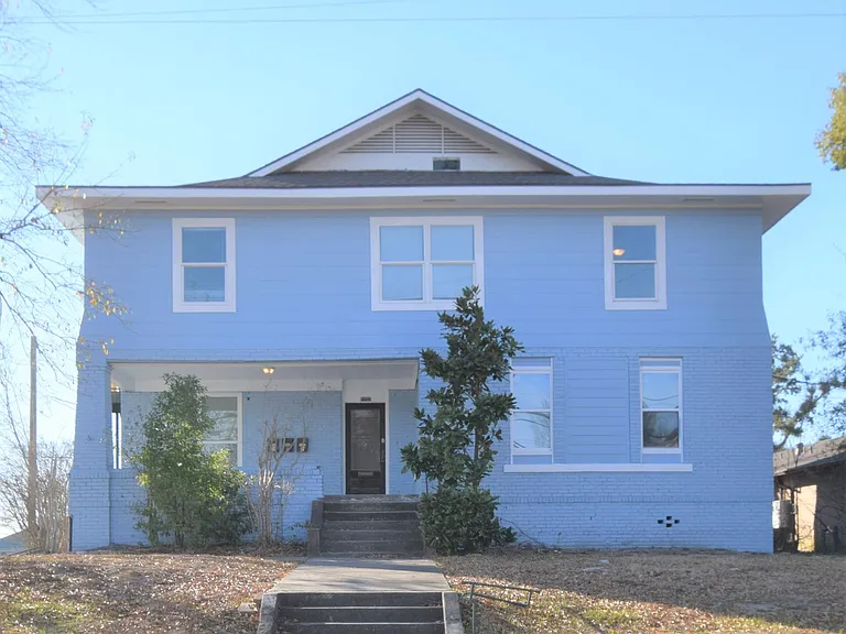 441 Clarence St — Photo 1