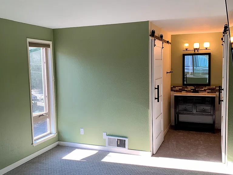 12349 Roosevelt Way NE #402 — Photo 10