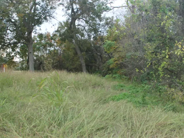 426 Pear St, La Marque, TX 77568