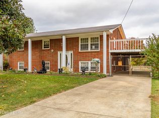 6609 North Dr, Louisville, KY 40272