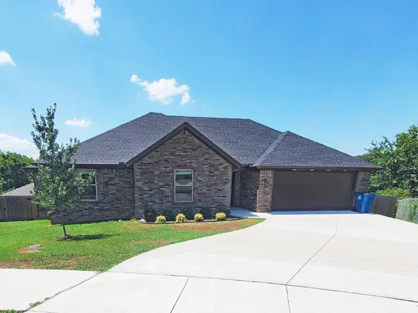 400 Love Ct, Gentry, AR 72734