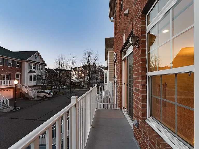6 Carpenter Ct — Photo 20