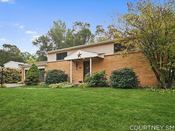 3rd image of 8365 Atlanta Dr NE