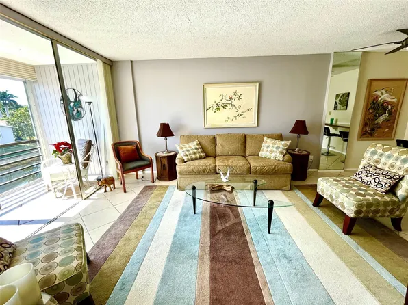 111 Royal Park Drive #2A, Oakland Park, FL 33309