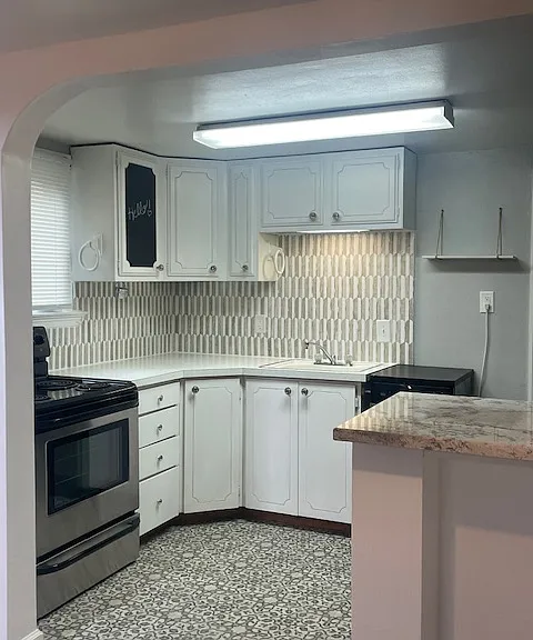 Kitchen with new granite countertop