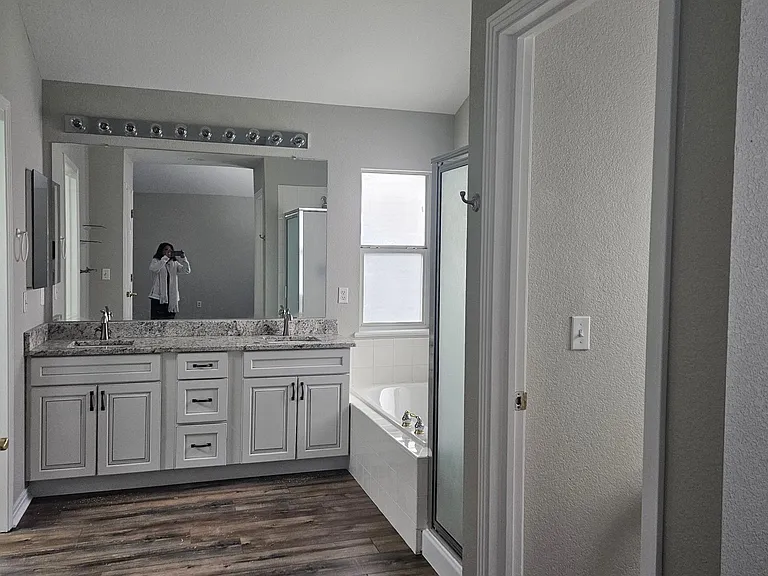 16055 Sequoia Dr — Photo 3