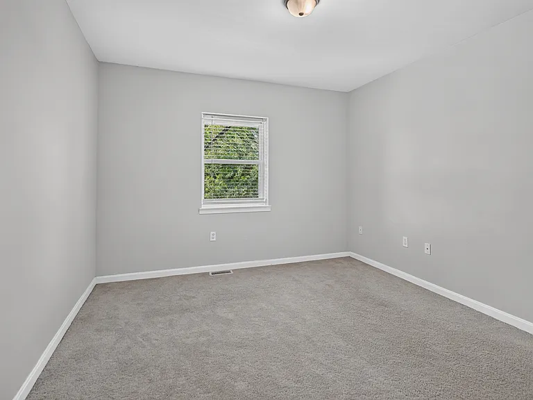 3460 Dix St NE — Photo 10