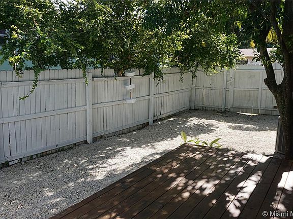 5th image of 1301 NE 147th St #1