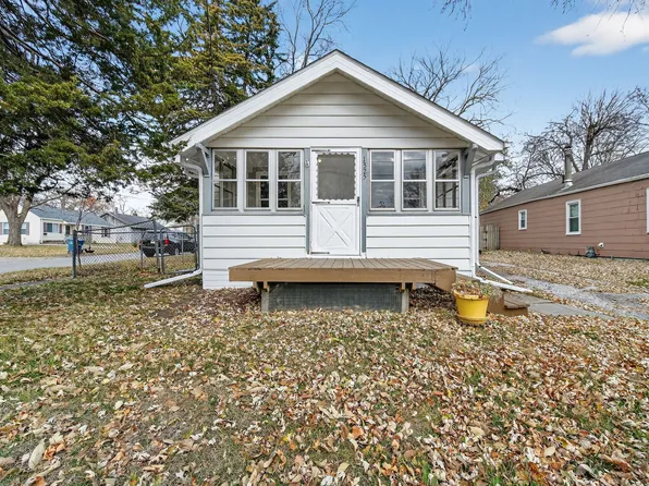 1325 Seneca Ave, Des Moines, IA 50313