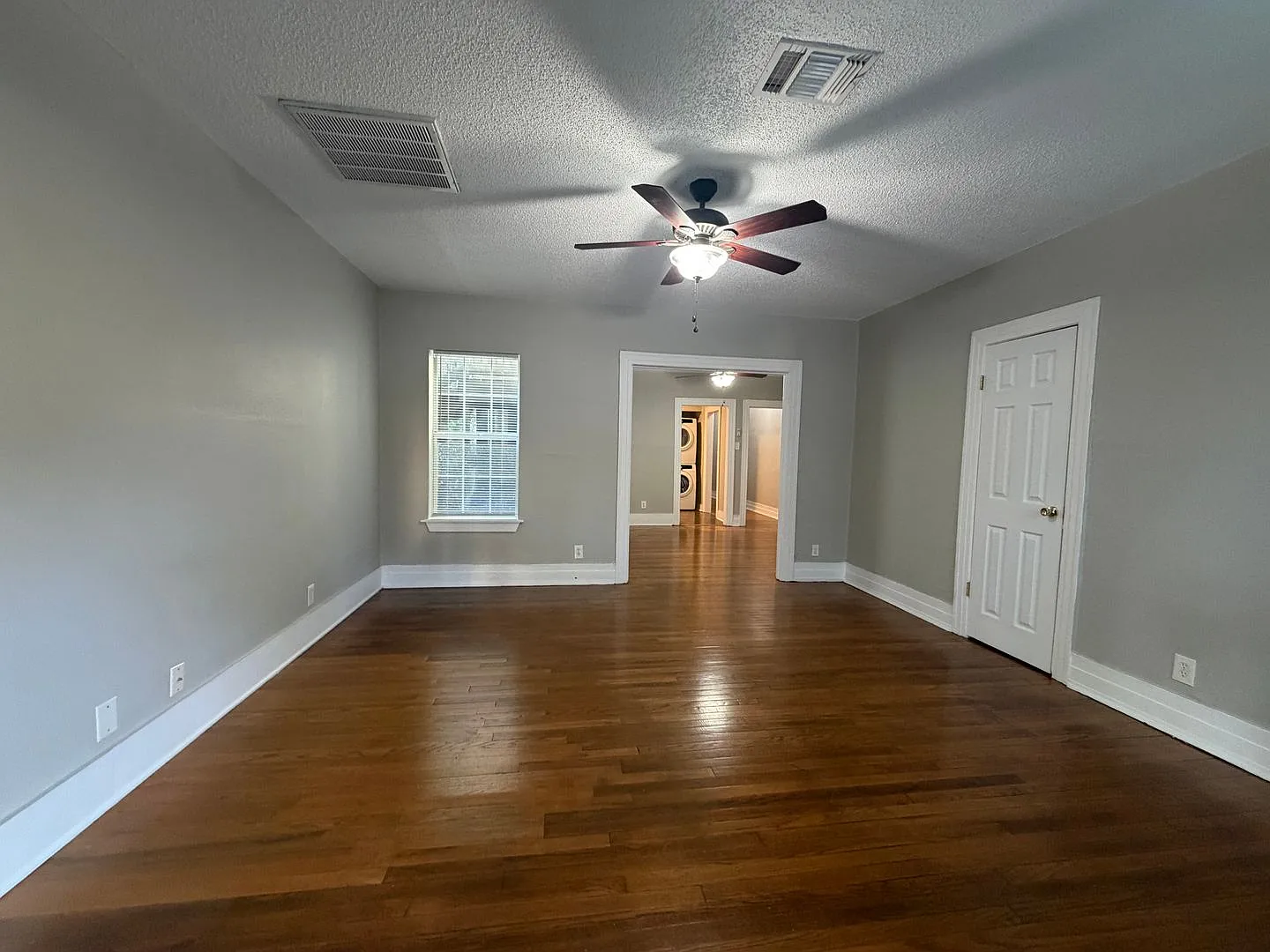 Beautiful Historic Condo in Alta Vista! — Photo 3