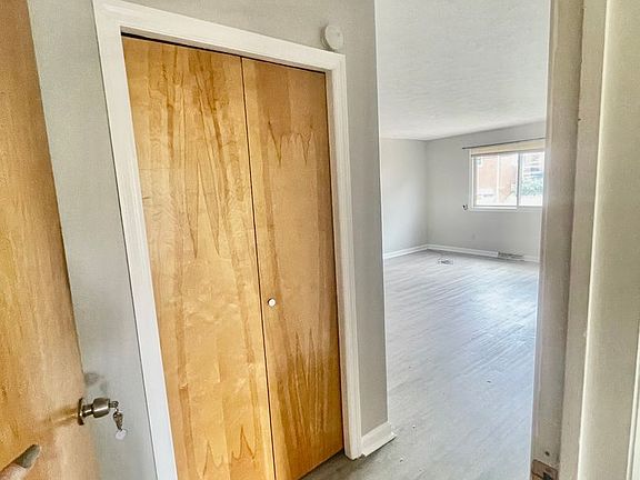 4th image of 806 Fleming St #808.5