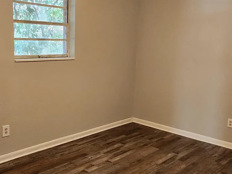 402A Curtis St — Photo 9