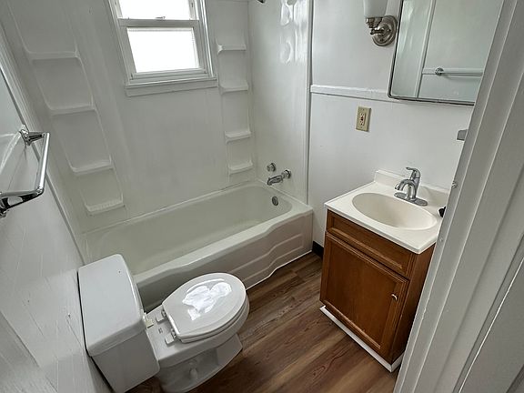 2nd image of 609 Oak Hill Ave