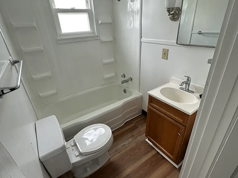 609 Oak Hill Ave — Photo 2