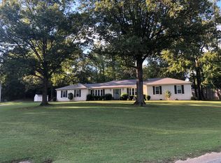 11 Silver Maple Ln, Jackson, TN 38305