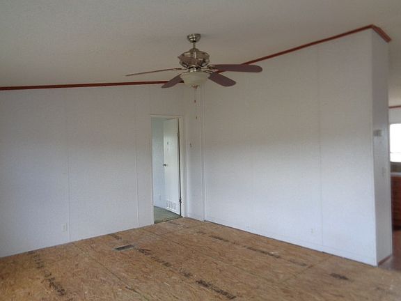 2nd image of 112 Red Bud Cir