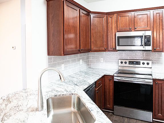 3rd image of 9315 Macquarie Ln