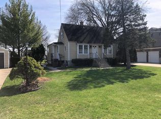 15W071 Concord St, Elmhurst, IL 60126