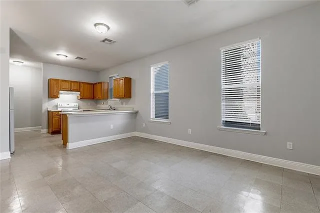 2 bed, 1.0 bath, 828 sqft, $1,500 — Photo 3