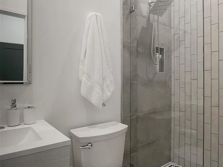 511 Memorial Heights Dr — Photo 34