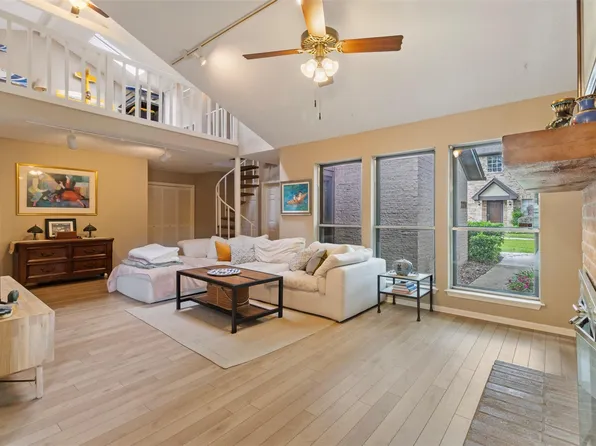 2229 Broadlawn Dr, Houston, TX 77058