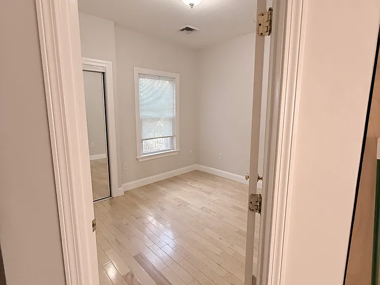 209 Harvard St #2 — Photo 11