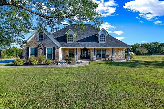 1st image of 186 Lost Oak Dr