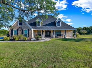 186 Lost Oak Dr, Azle, TX 76020