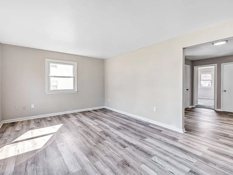 134 Alexander Ave — Photo 8