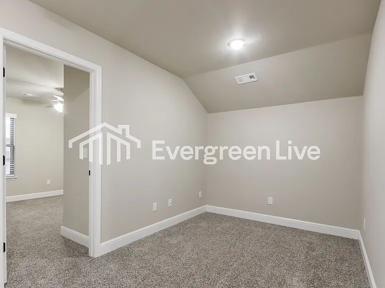 2100 Periwinkle Pl — Photo 13