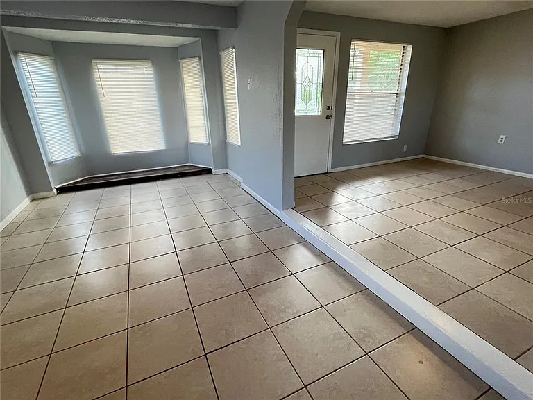 146 Bob Thomas Cir — Photo 3