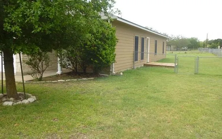 501 Tablerock Cir #B — Photo 4