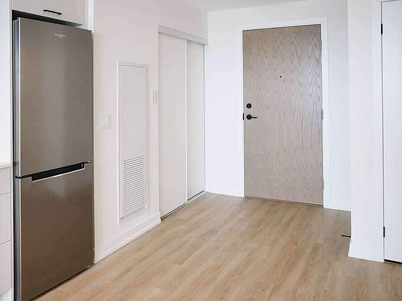 4th image of 2300 Saint Clair Ave W #520