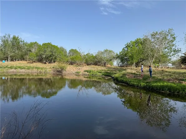 905 Santa Cruz Ln, Corpus Christi, TX 78415