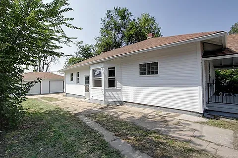 801 Lowell Blvd — Photo 5