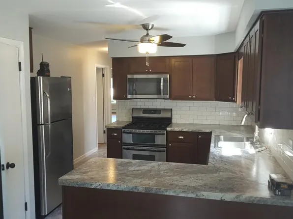 518 Barnsdale Rd APT 2, La Grange Park, IL 60526