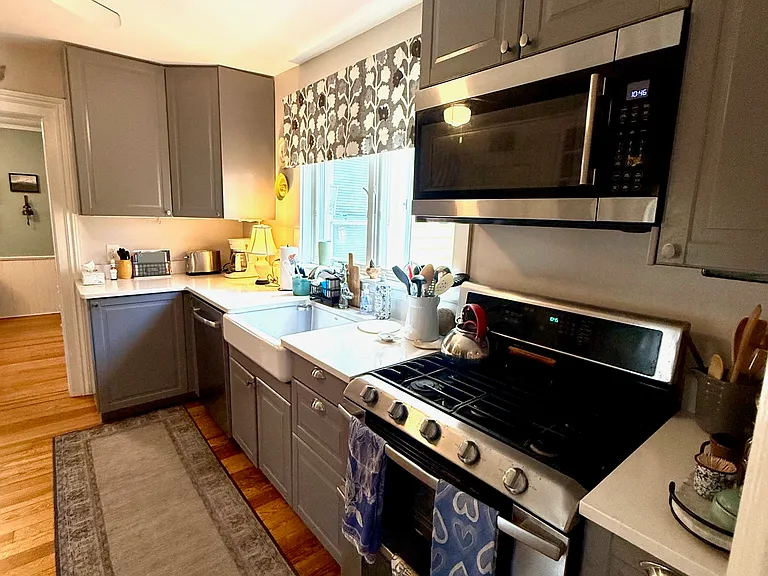 17 Dixon St #1 — Photo 4