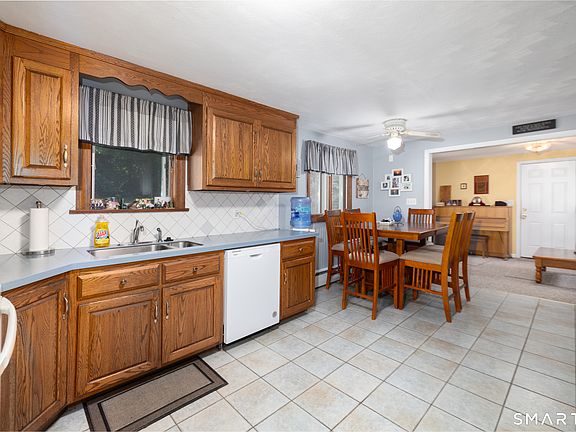 4th image of 93 Indian Trail
